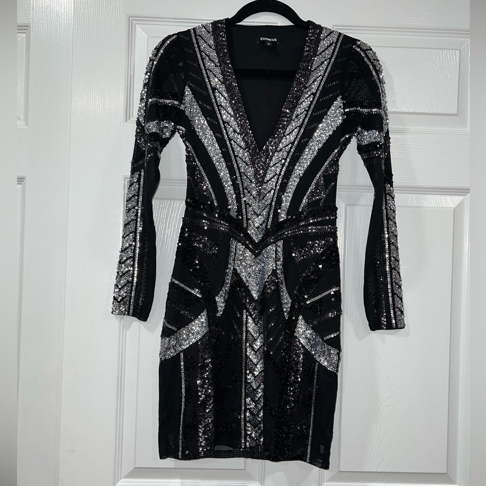 Express sequined cocktail dress. Gorgeous print.